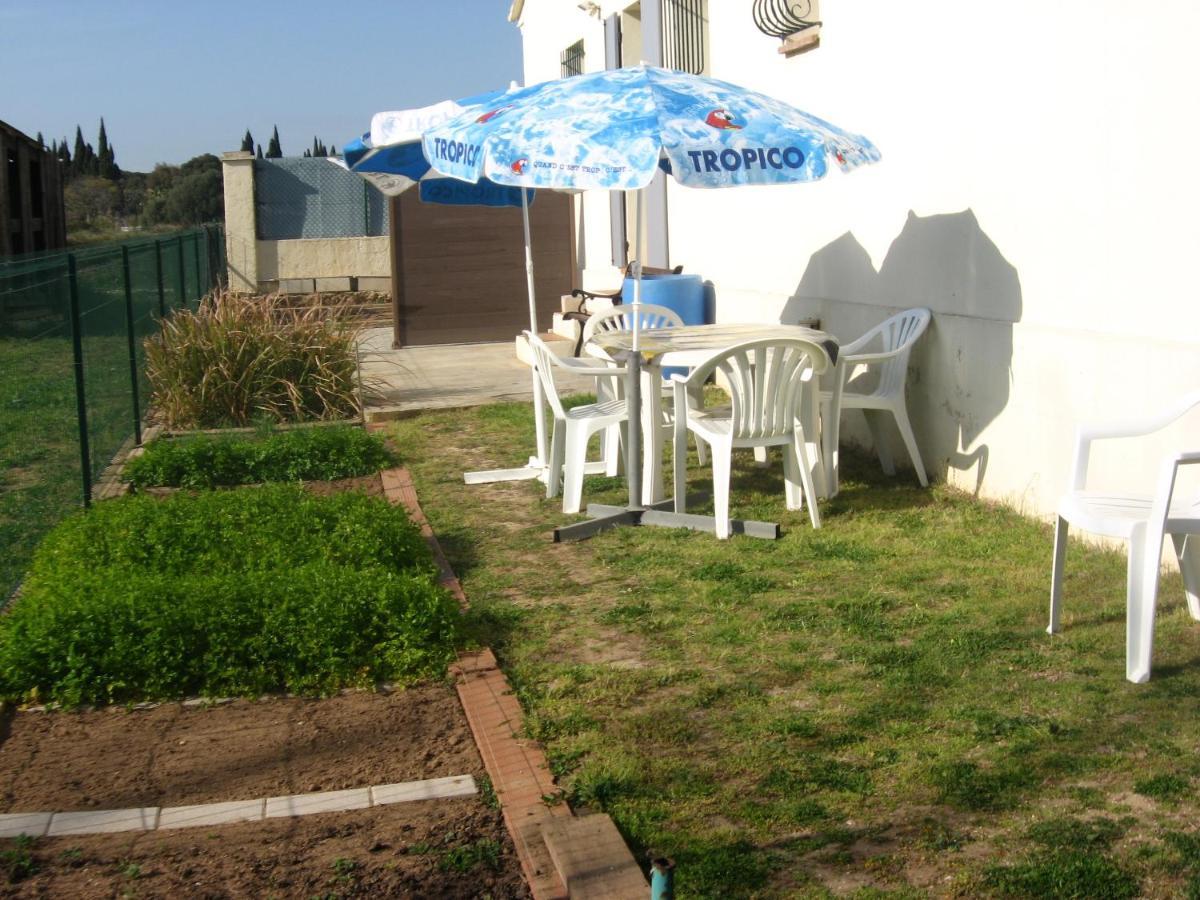 Appartement rez de chaussé à La Londe-les-Maures Extérieur photo