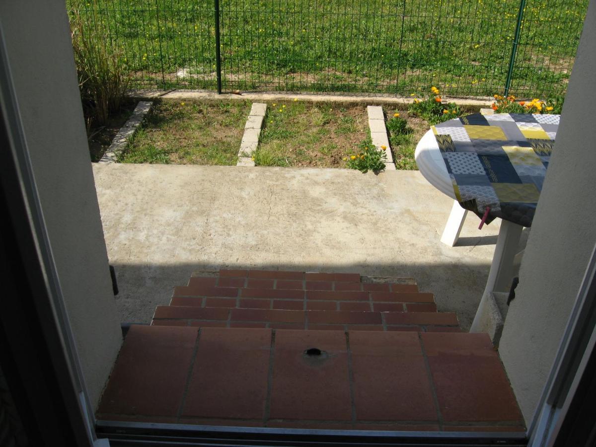 Appartement rez de chaussé à La Londe-les-Maures Extérieur photo