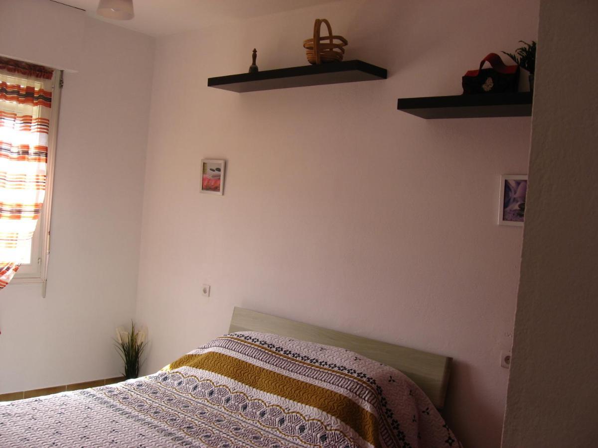 Appartement rez de chaussé à La Londe-les-Maures Extérieur photo