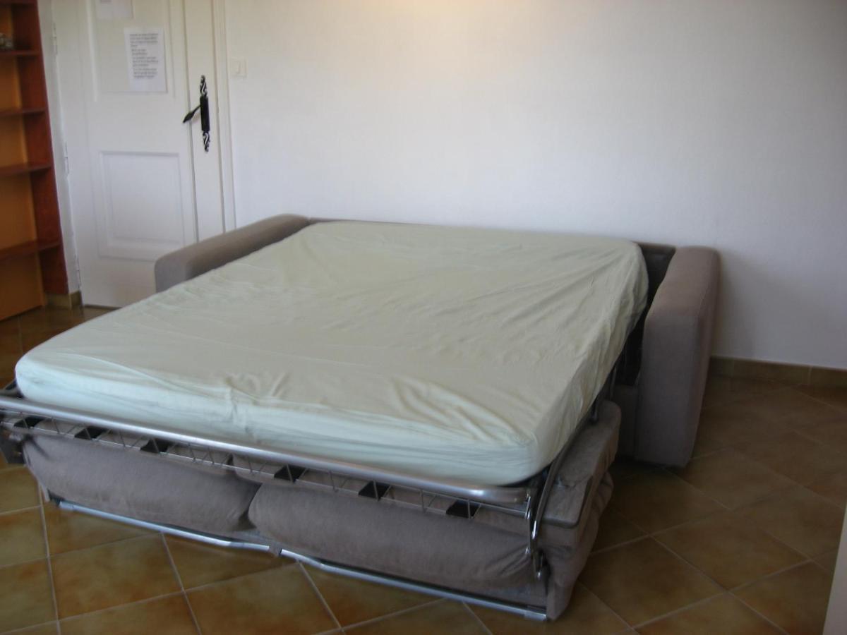Appartement rez de chaussé à La Londe-les-Maures Extérieur photo