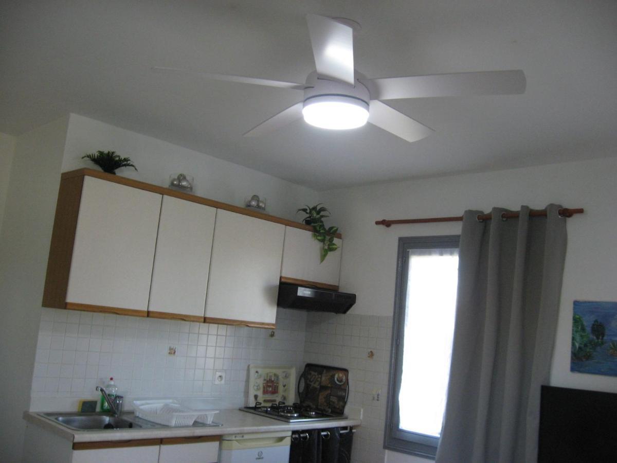 Appartement rez de chaussé à La Londe-les-Maures Extérieur photo