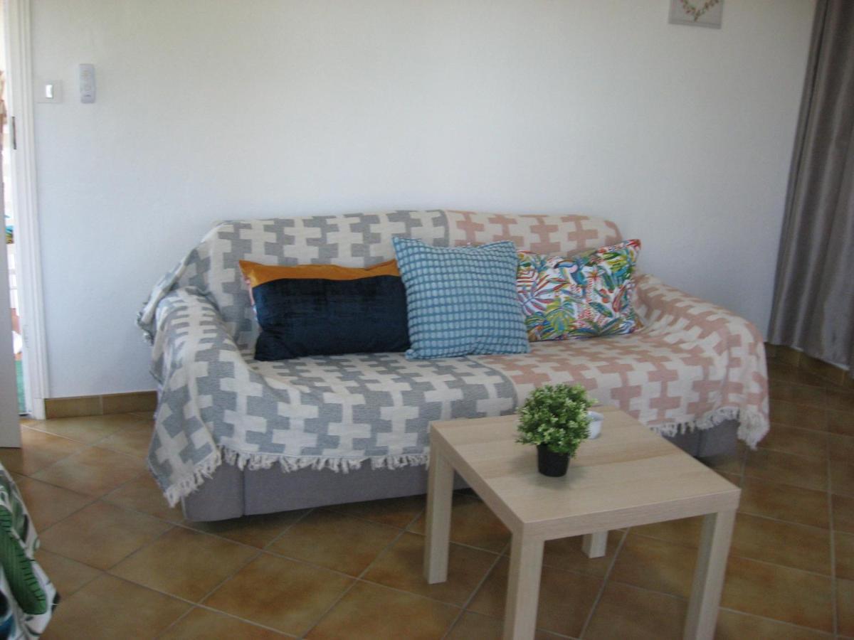 Appartement rez de chaussé à La Londe-les-Maures Extérieur photo